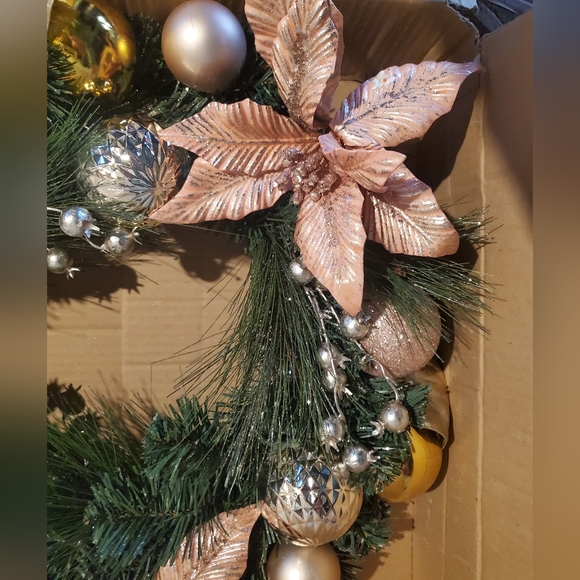 *SOLD* Pier 1 Elegant Glam Blush Pink Rose Gold Decorative Wreath NIB - Picture 3 of 6